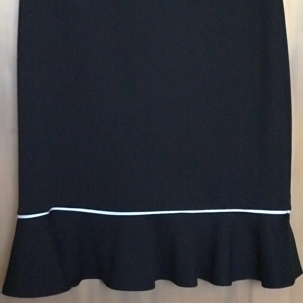 Dress - Picture 4 of 11
